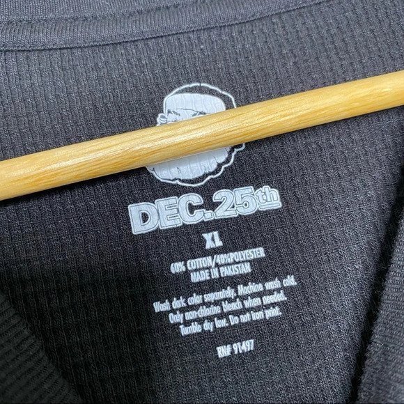 Dec. 25th Bah Hum Pug Graphic Ugly Christmas Thermal Long Sleeve Top Size XL - Picture 3 of 7